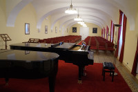 koncertní aula  –