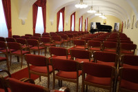 koncertní aula  –