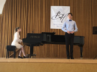 sólový zpěv – Interpretace vítězných děl skladatelské soutěže Beethovenův Hradec v podání studentů konzervatoře.
