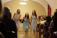 sólový zpěv – Vystoupení pěveckého tria dívek - pěvecký koncert studentů v aule konzervatoře.